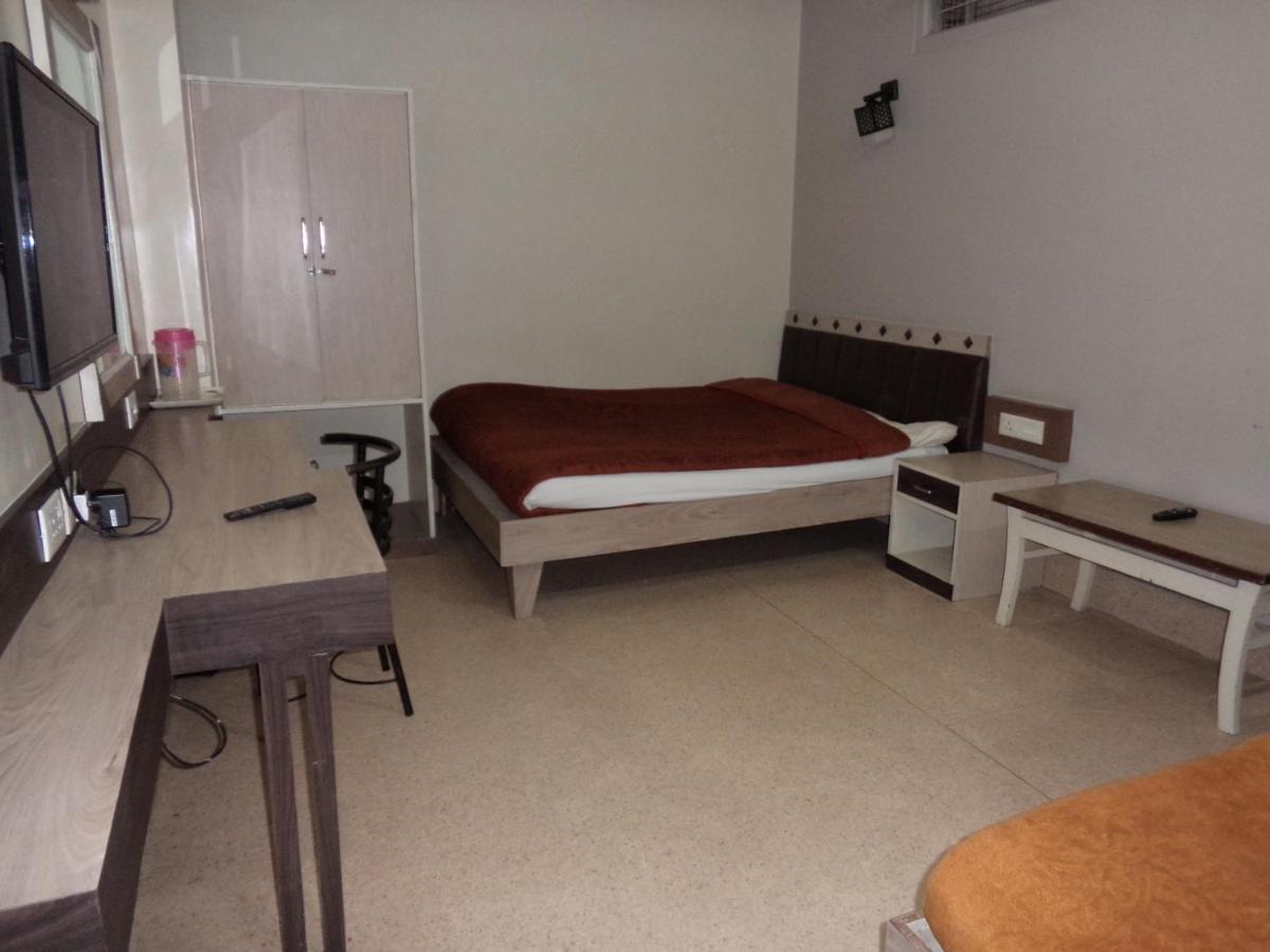 Hotel Monsoon Шиллонг Екстер'єр фото