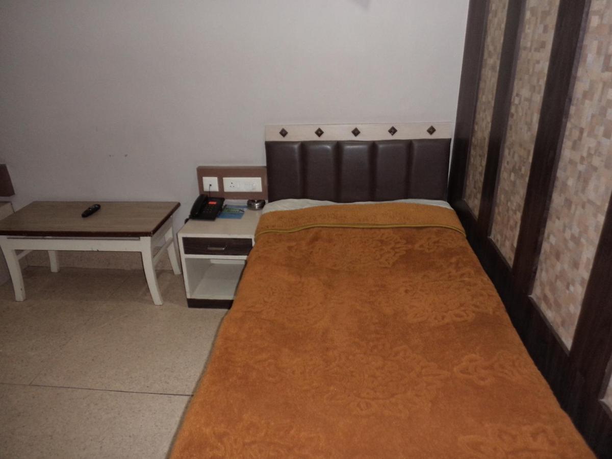 Hotel Monsoon Шиллонг Екстер'єр фото